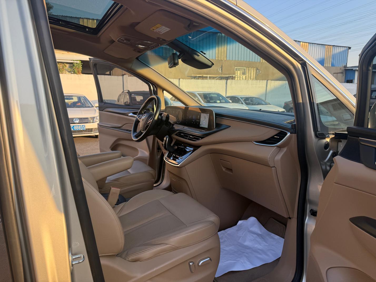 Buick GL8 2021 ES LuZun 653T Luxury