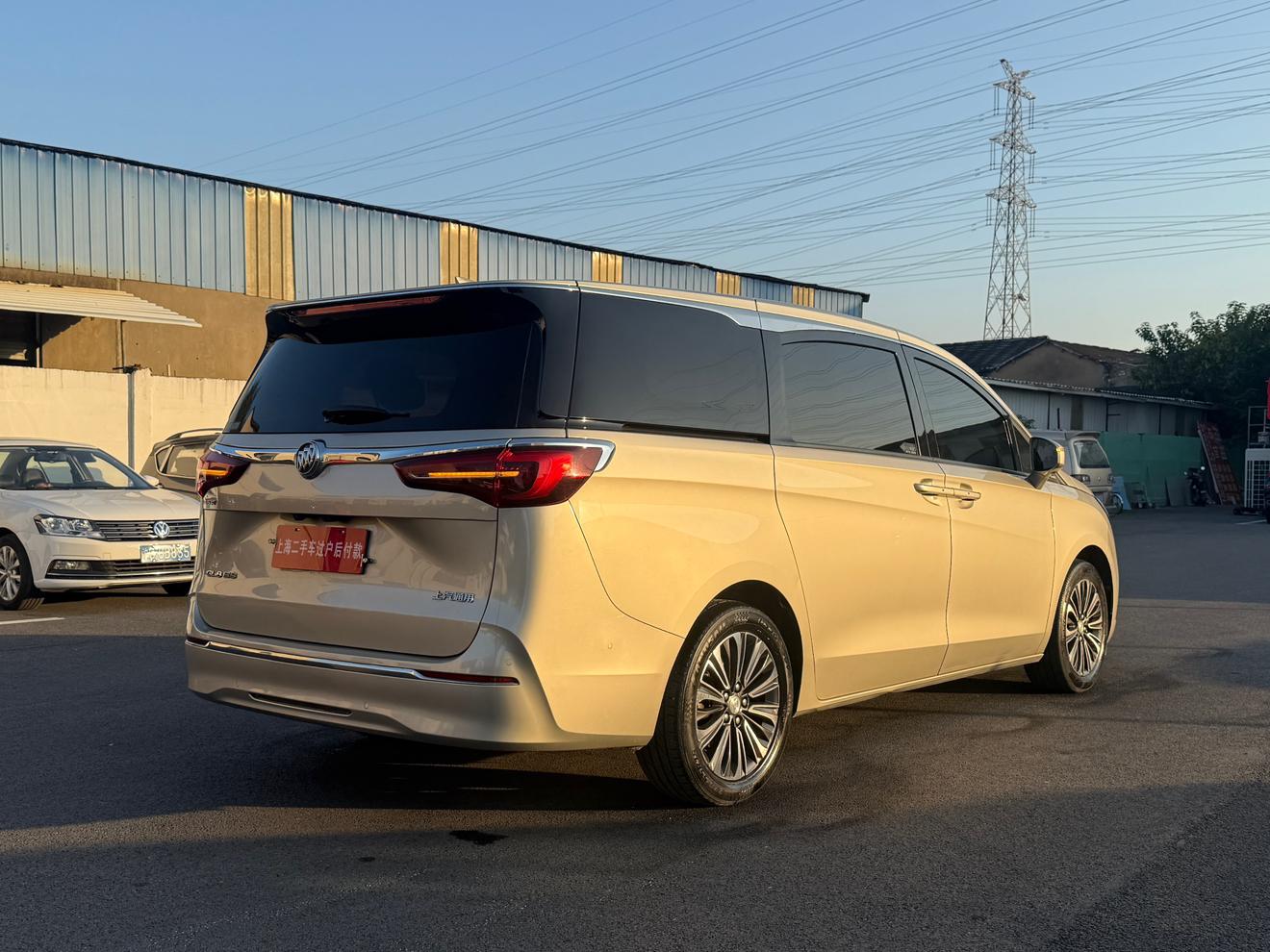Buick GL8 2021 ES LuZun 653T Luxury