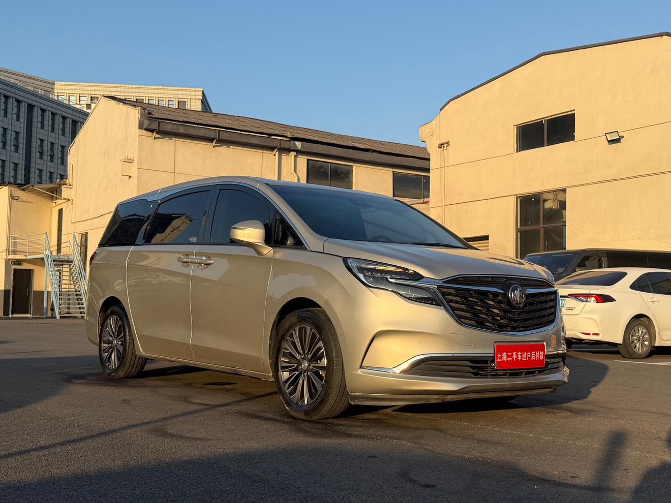 Buick GL8 2021 ES LuZun 653T Luxury