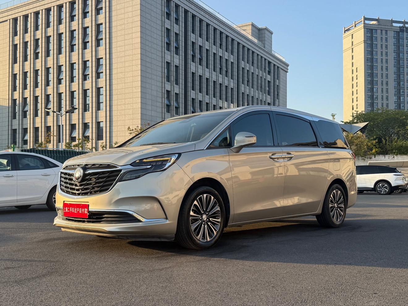 Buick GL8 2021 ES LuZun 653T Luxury