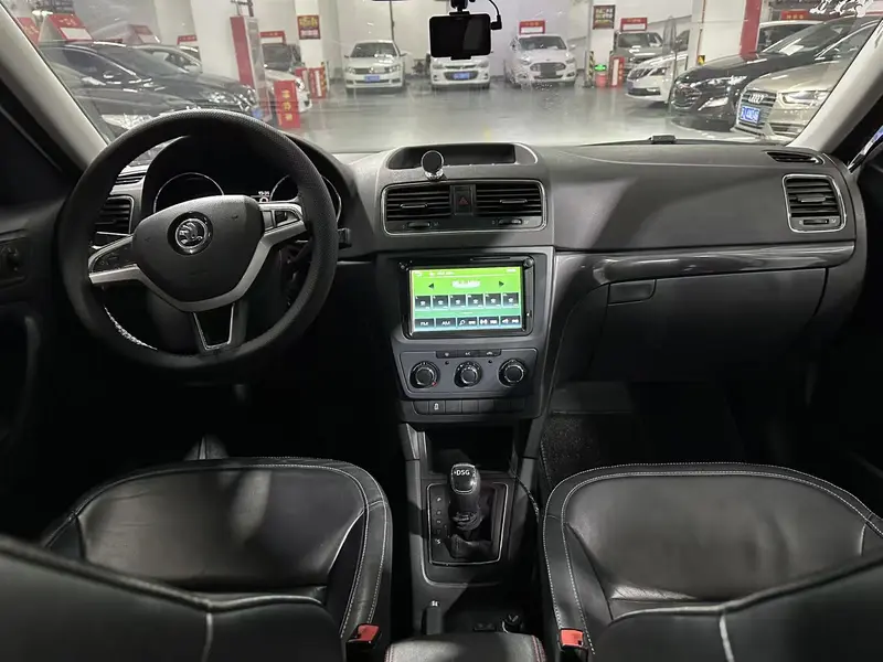Yeti 2017 TSI280 DSG Car Enjoy Brother Edition