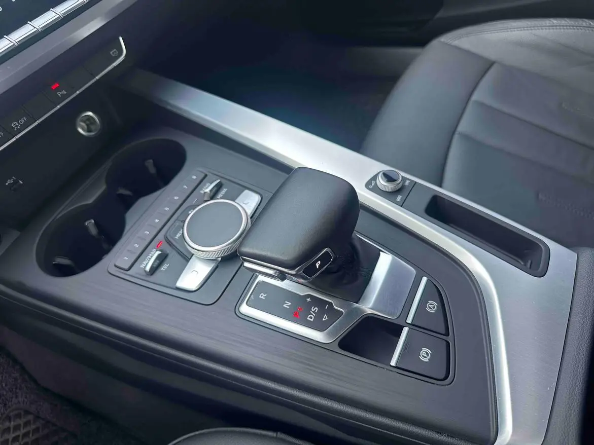 Audi A4L 2018 30 Anniversary 40 TFSI Fashion