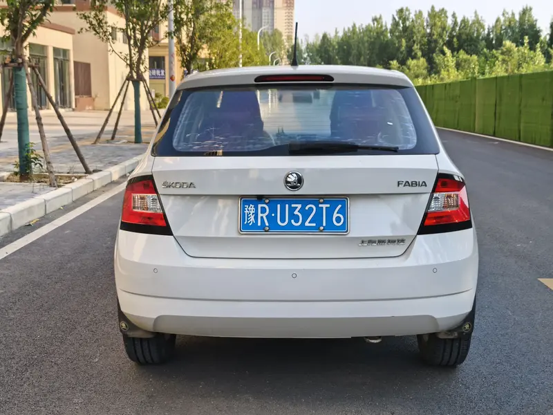 Fabia 2017 1.4L automatic car version