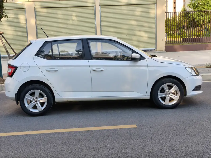Fabia 2017 1.4L automatic car version