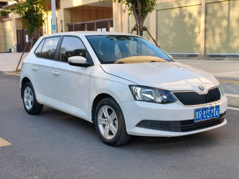 Fabia 2017 1.4L automatic car version