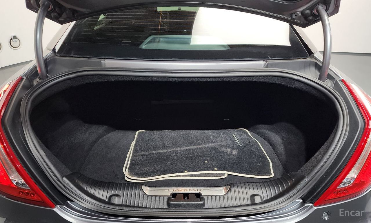 Jaguar All New XJ 3.0 SC Premium Luxury LWB 2014