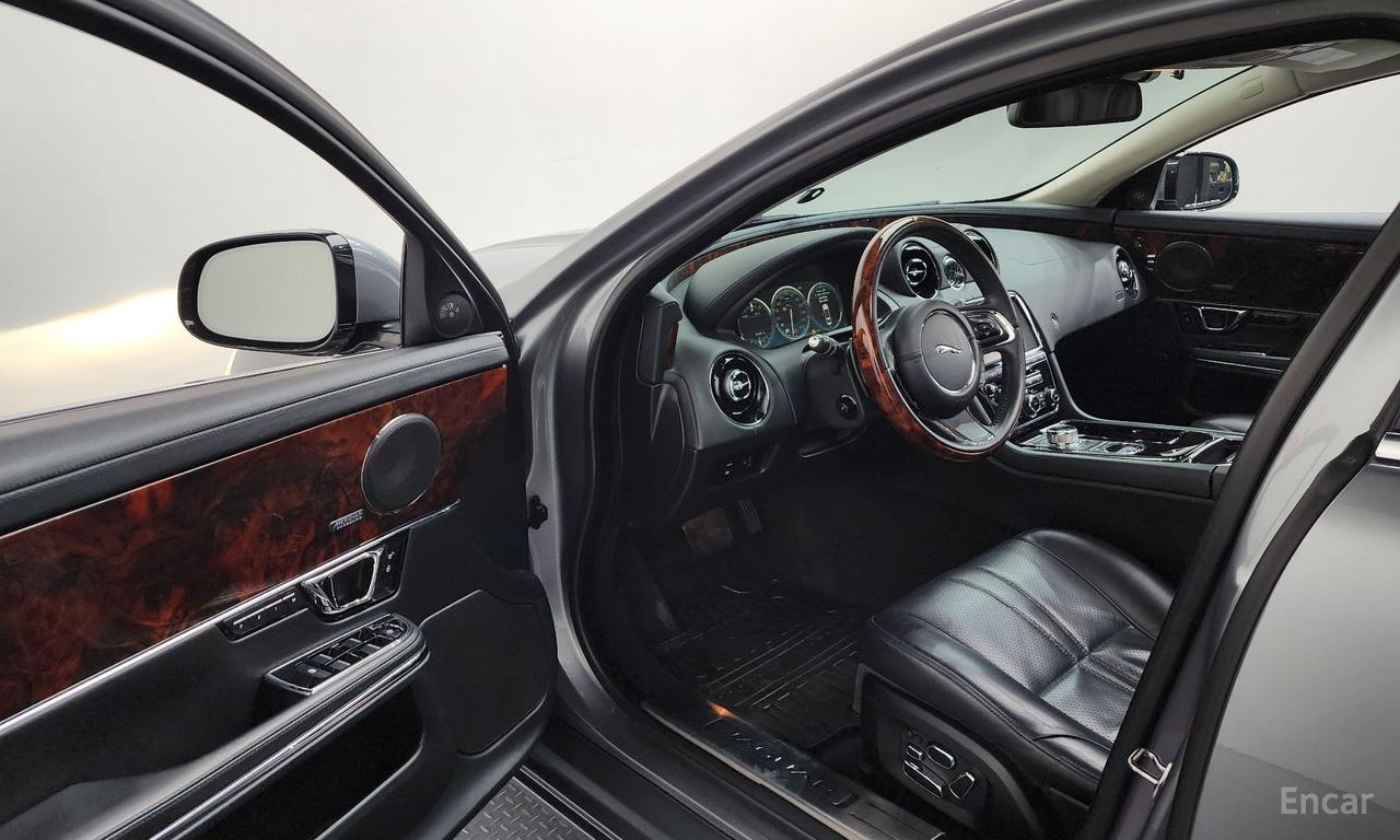 Jaguar All New XJ 3.0 SC Premium Luxury LWB 2014