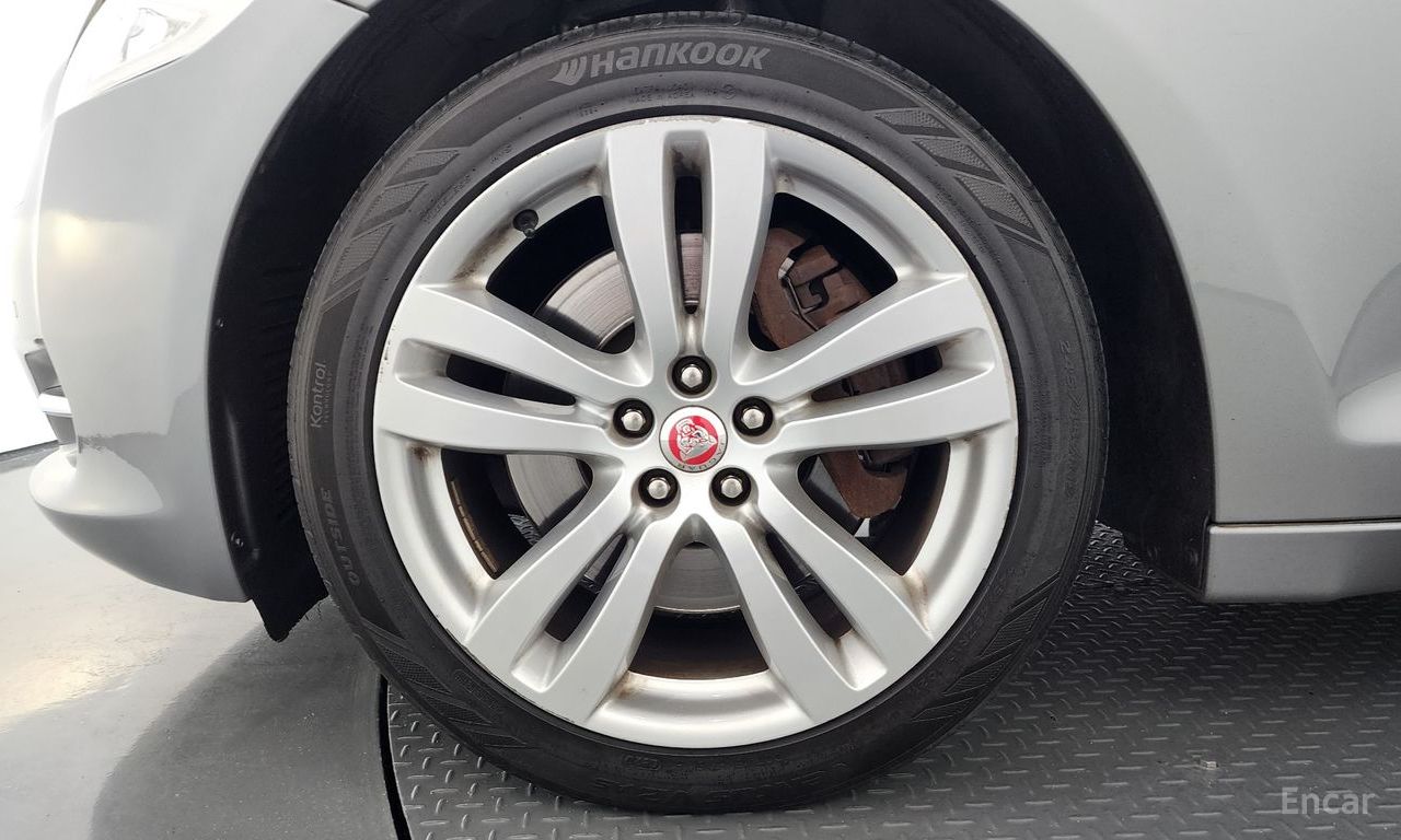 Jaguar All New XJ 3.0 SC Premium Luxury LWB 2014