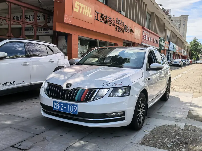 Octavia 2018 TSI230 DSG Deluxe Edition