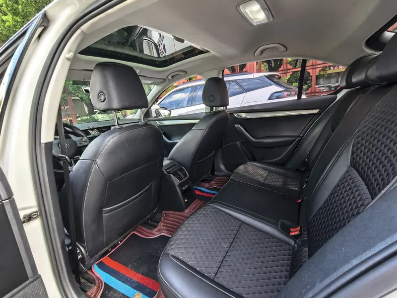 Octavia 2018 TSI230 DSG Deluxe Edition