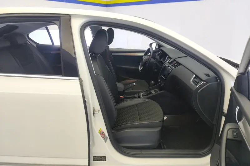 Octavia 2018 TSI230 DSG Deluxe Edition