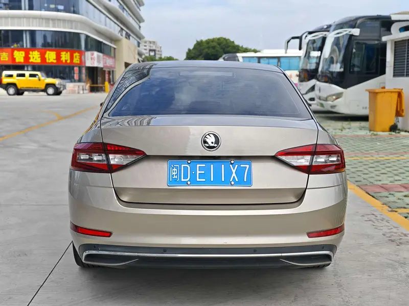 Octavia 2018 TSI280 DSG Deluxe Edition