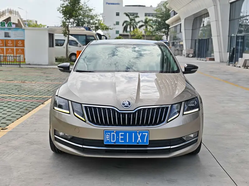 Octavia 2018 TSI280 DSG Deluxe Edition