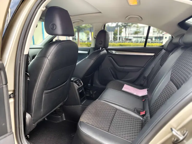 Octavia 2018 TSI280 DSG Deluxe Edition