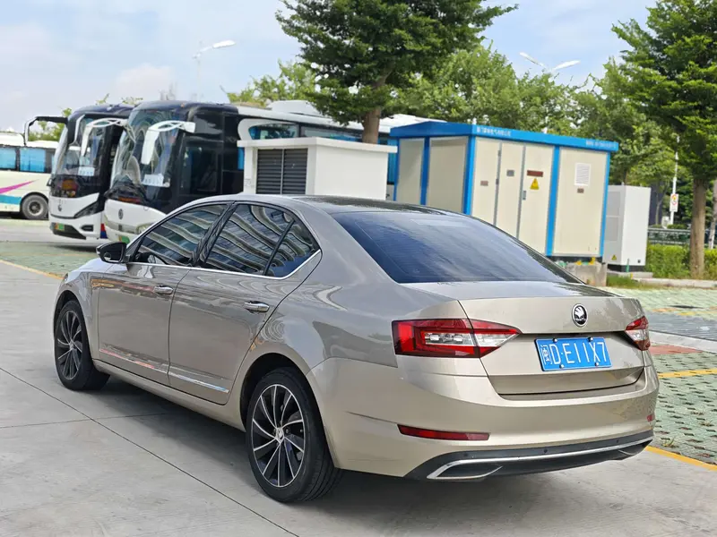Octavia 2018 TSI280 DSG Deluxe Edition