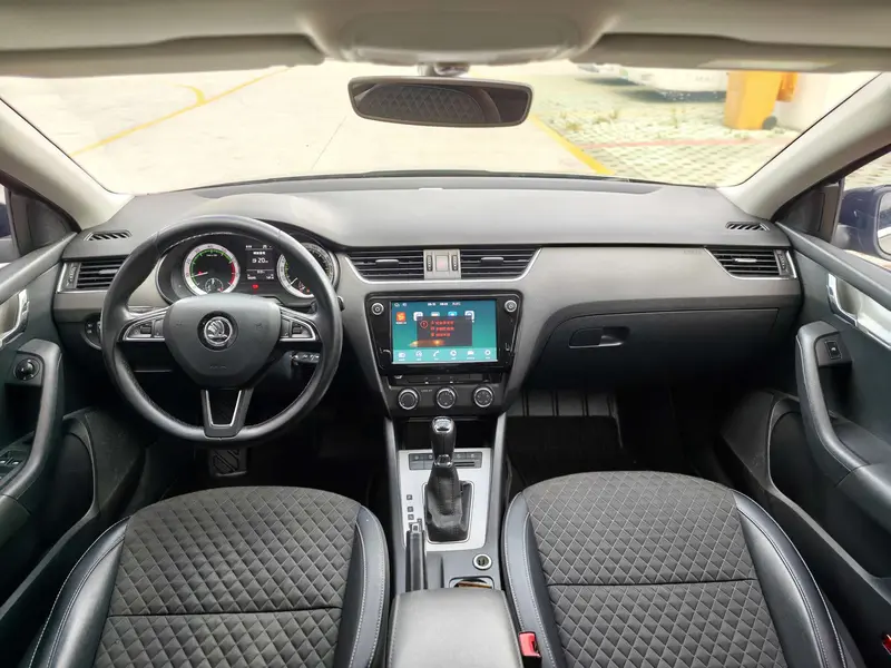 Octavia 2018 TSI280 DSG Deluxe Edition