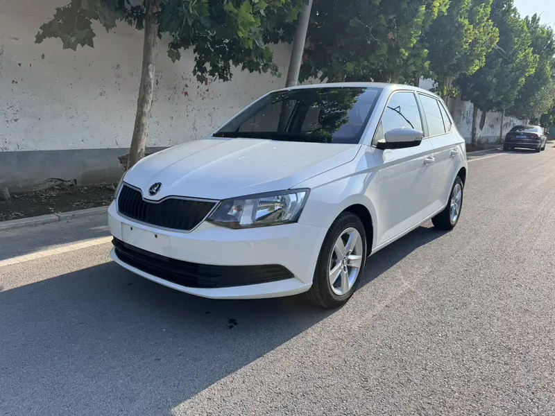 Fabia 2017 1.4L automatic car version