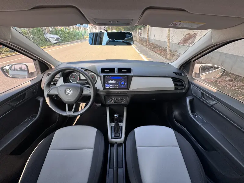 Fabia 2017 1.4L automatic car version