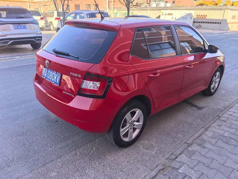 Fabia 2017 1.4L automatic car version