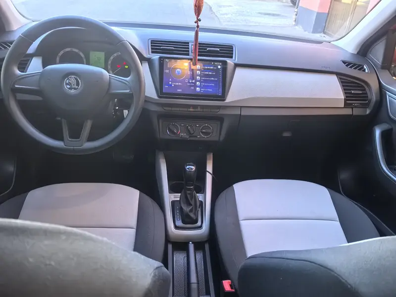 Fabia 2017 1.4L automatic car version