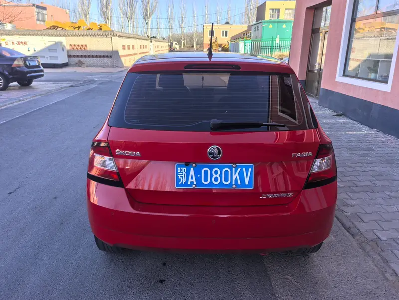 Fabia 2017 1.4L automatic car version