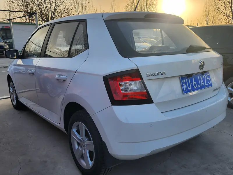 Fabia 2017 1.4L automatic forward version