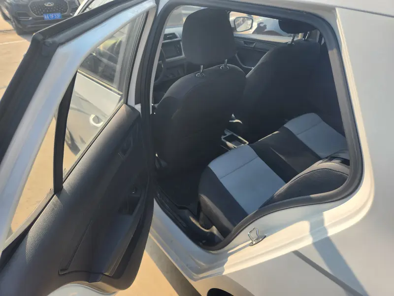 Fabia 2017 1.4L automatic forward version