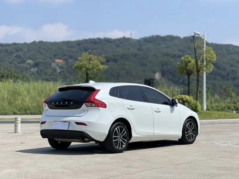Volvo V40 2017 T3 Zhiyi Edition