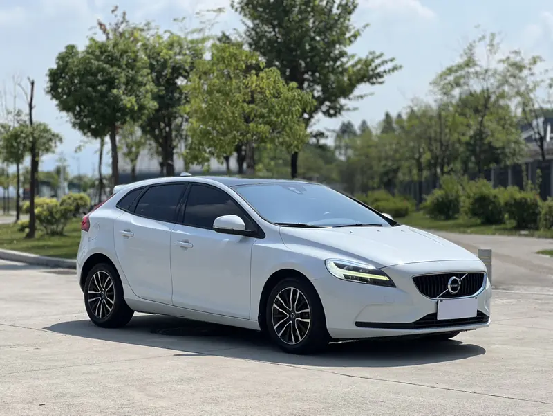 Volvo V40 2017 T3 Zhiyi Edition