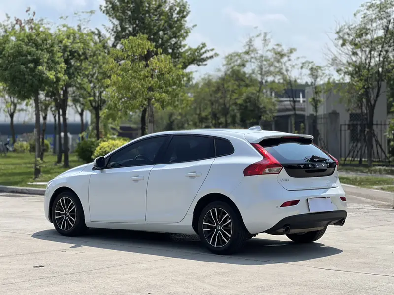 Volvo V40 2017 T3 Zhiyi Edition