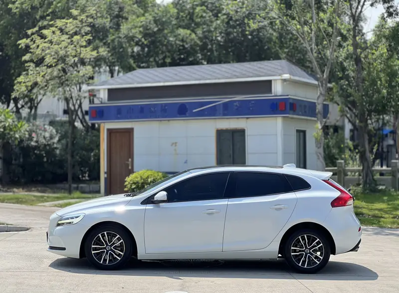 Volvo V40 2017 T3 Zhiyi Edition
