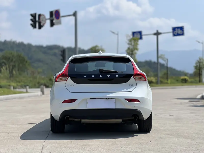 Volvo V40 2017 T3 Zhiyi Edition
