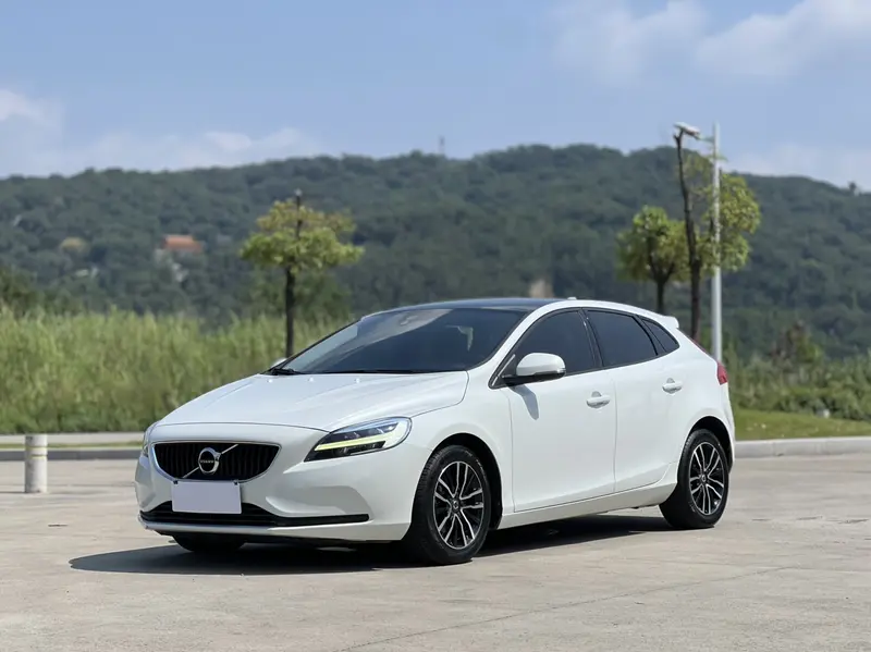 Volvo V40 2017 T3 Zhiyi Edition