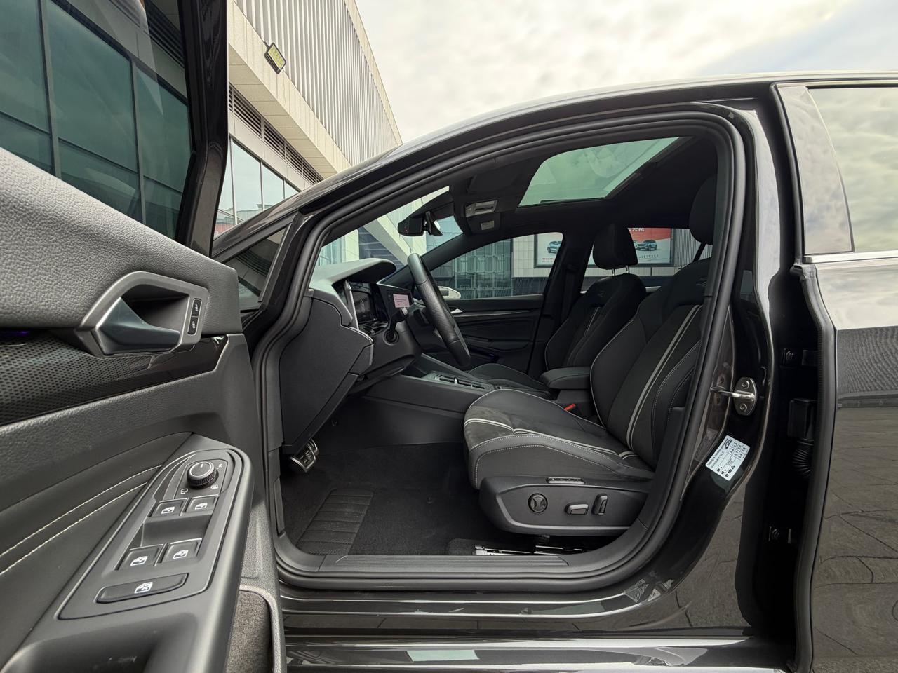Volkswagen Golf R-line
