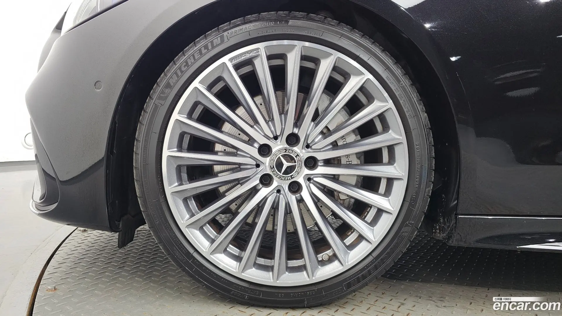 Mercedes-Benz C-Class C300 4MATIC AMG Line