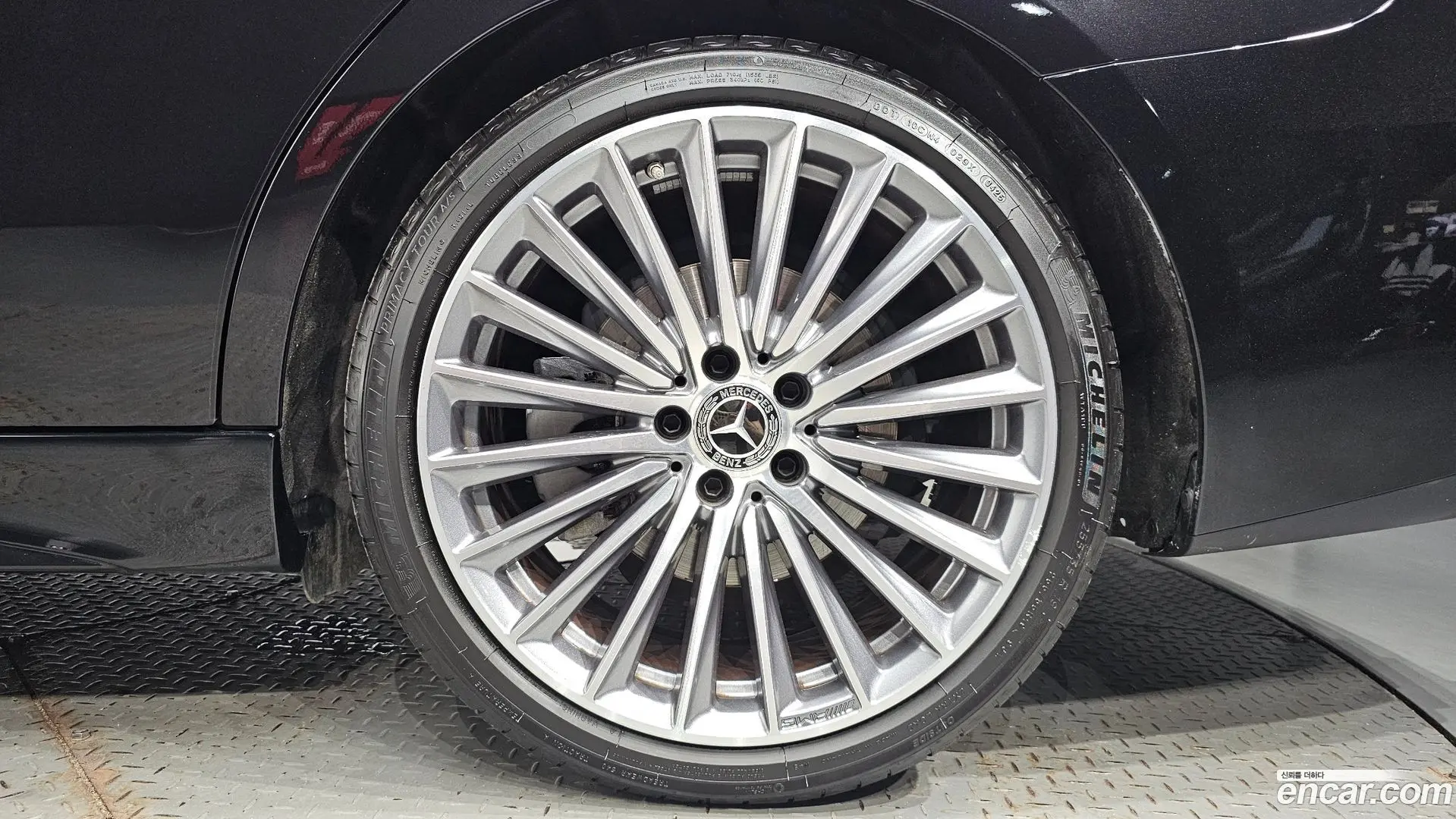 Mercedes-Benz C-Class C300 4MATIC AMG Line