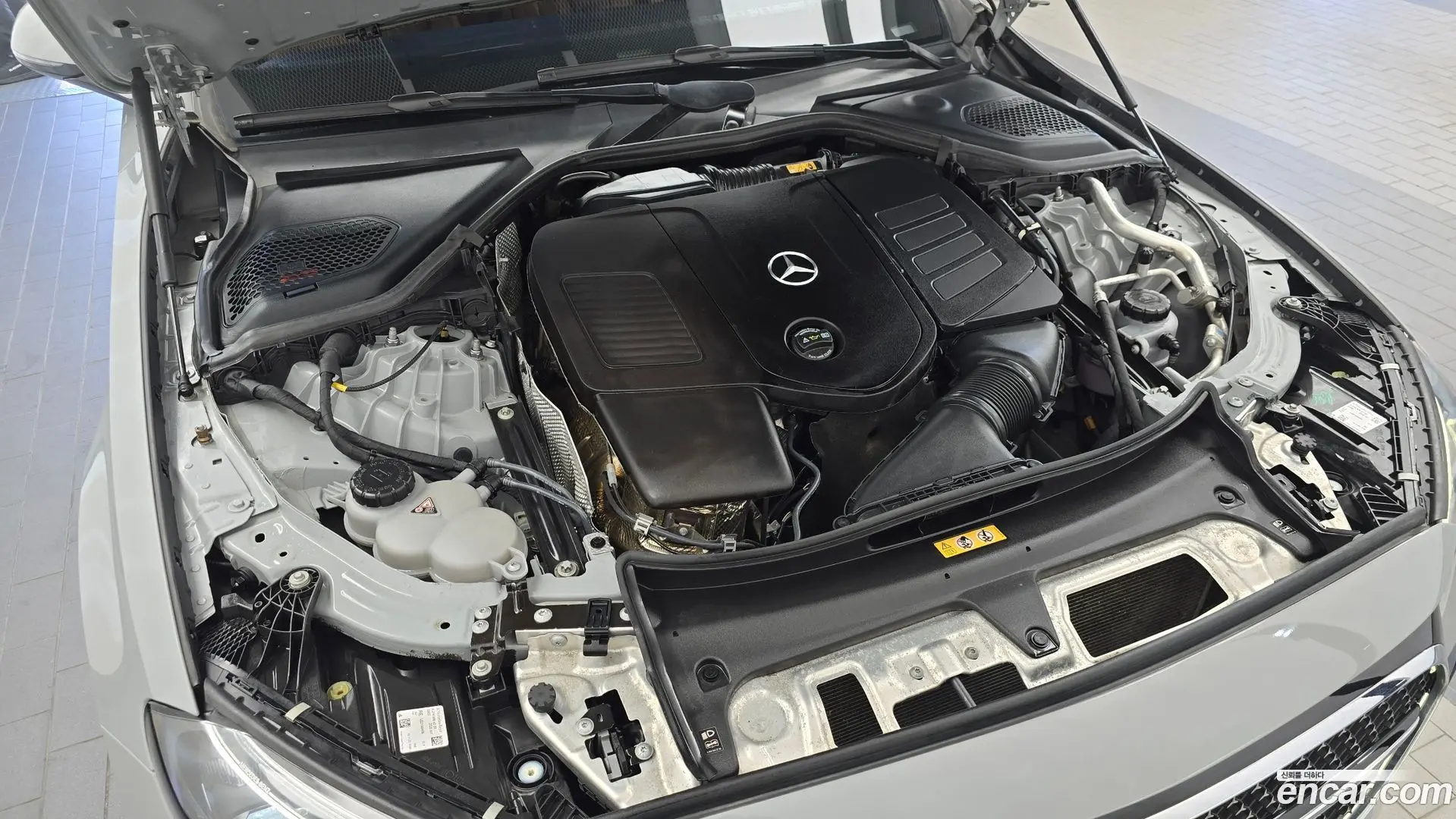 Mercedes-Benz E-Class E300 4MATIC AMG Line Premiere Special 2021
