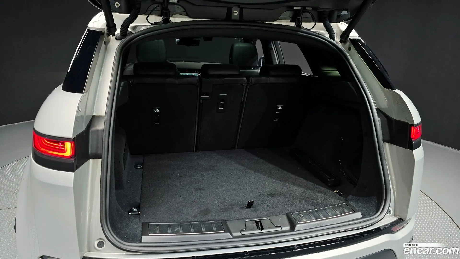 Land Rover Range Rover Evoque P250 R-Dynamic SE