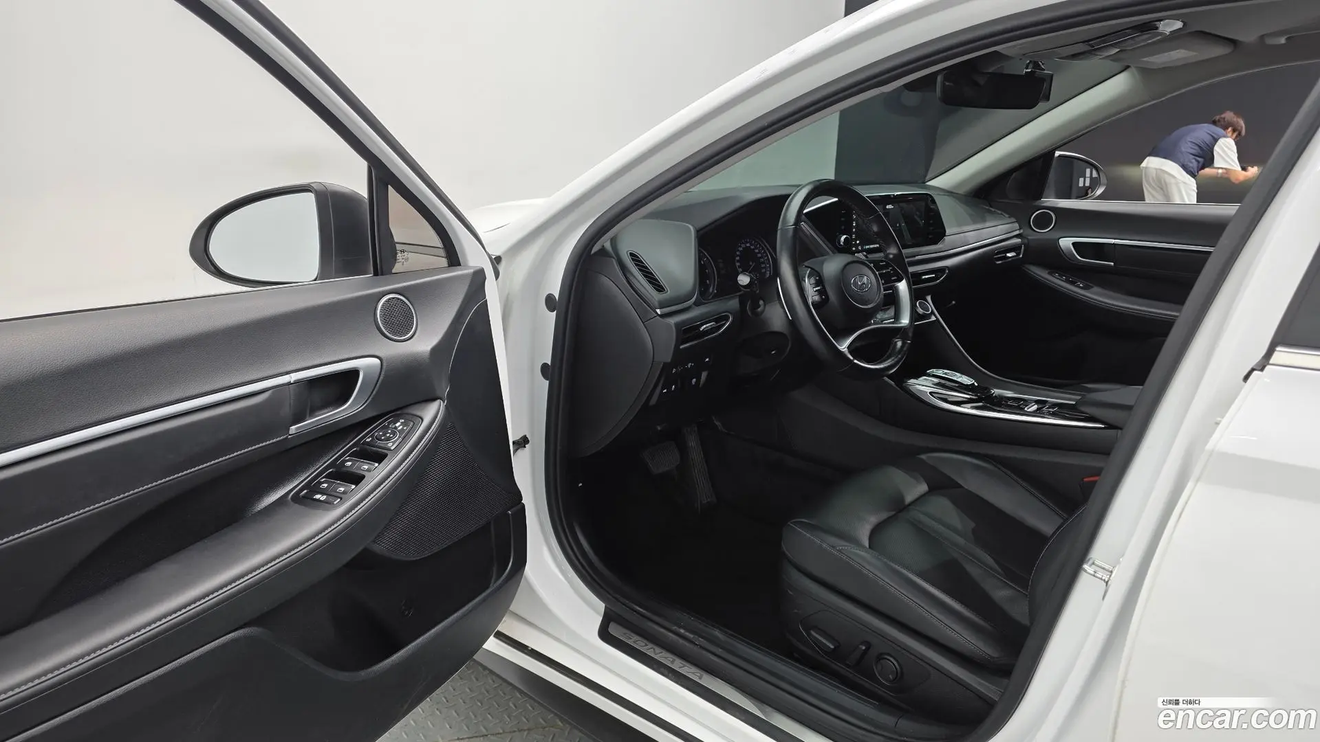 Hyundai Sonata 2.0 LPG(rental car)