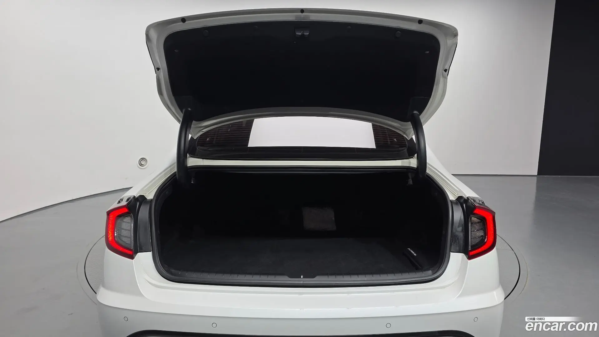 Hyundai Sonata 2.0 LPG(rental car)