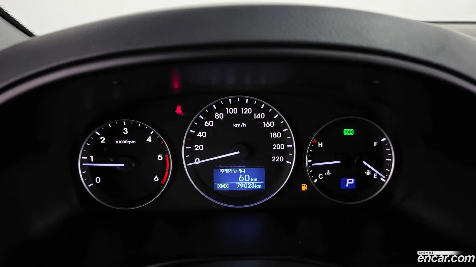 Hyundai Starex Van 3-Seater