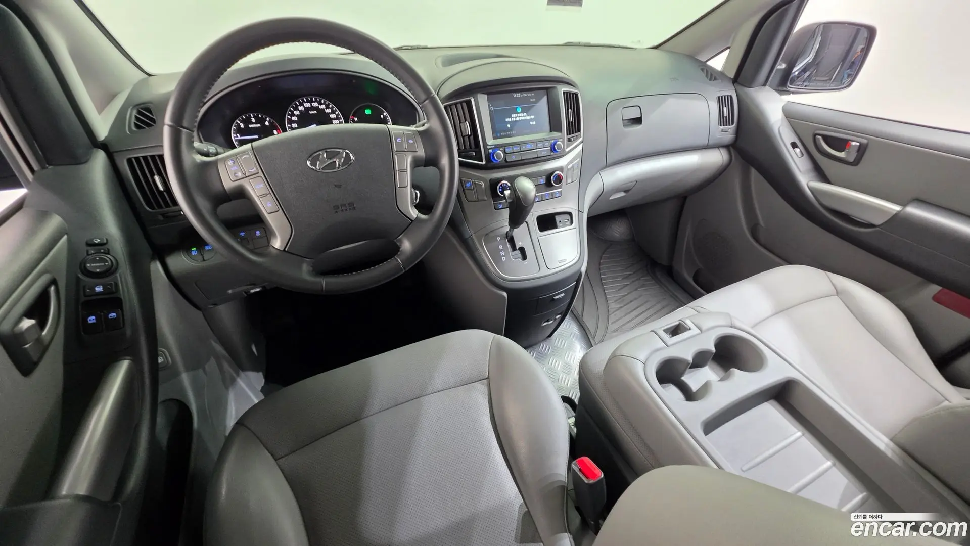 Hyundai Starex Van 3-Seater