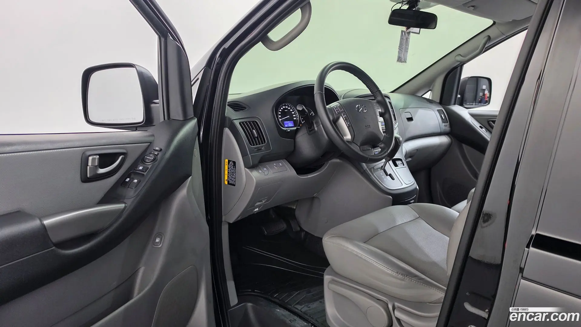 Hyundai Starex Van 3-Seater