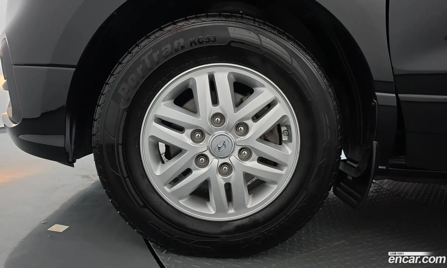 Hyundai Starex Van 3-Seater