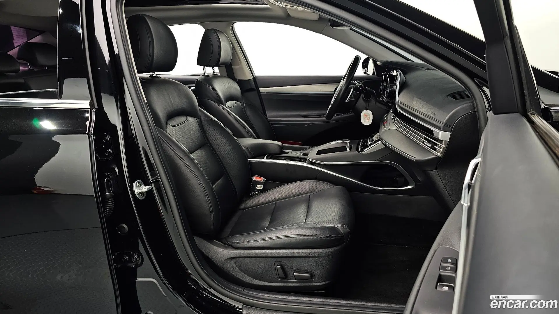 Hyundai Grandeur 3.0 LPi Rent Car