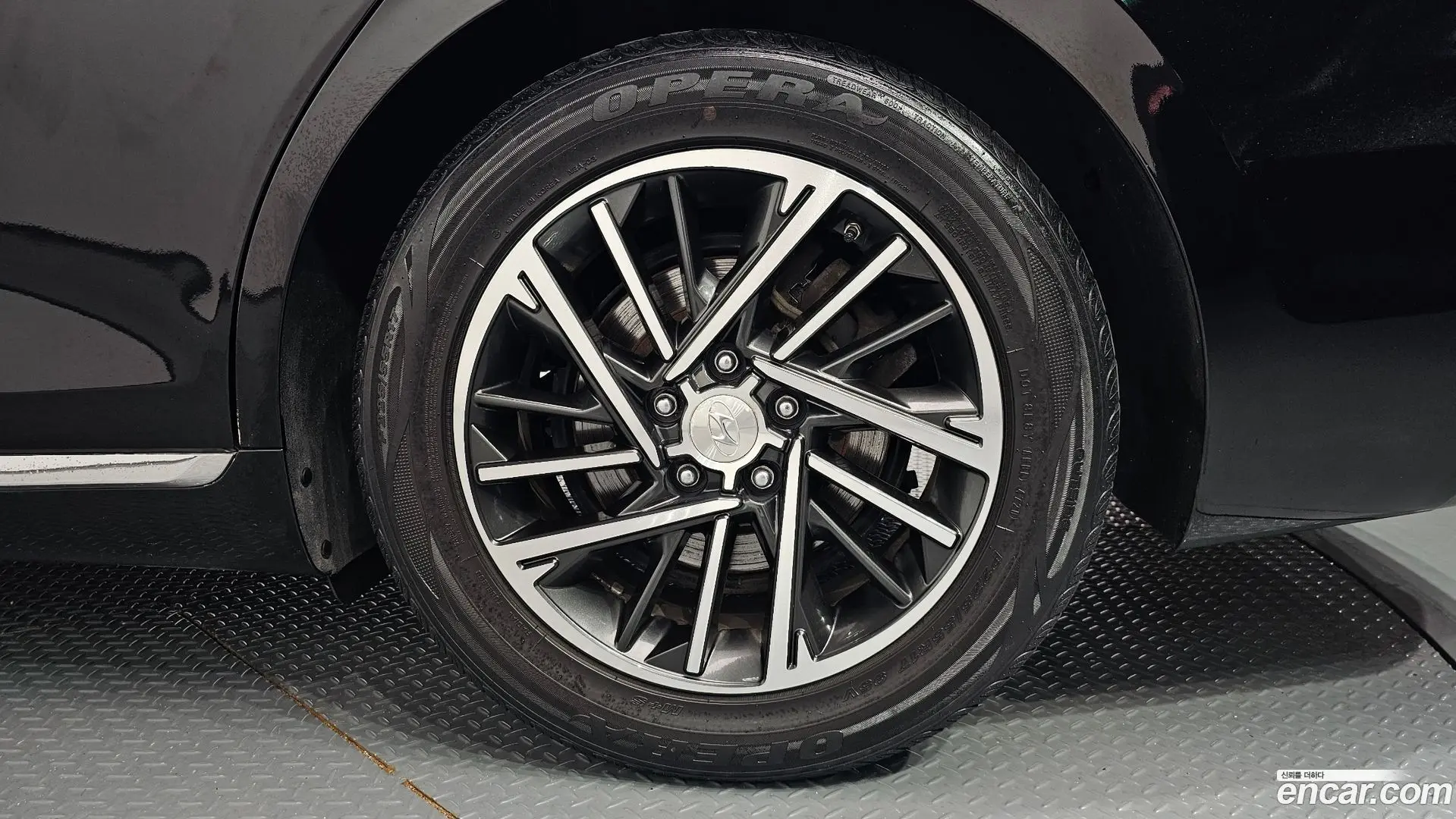 Hyundai Grandeur 3.0 LPi Rent Car