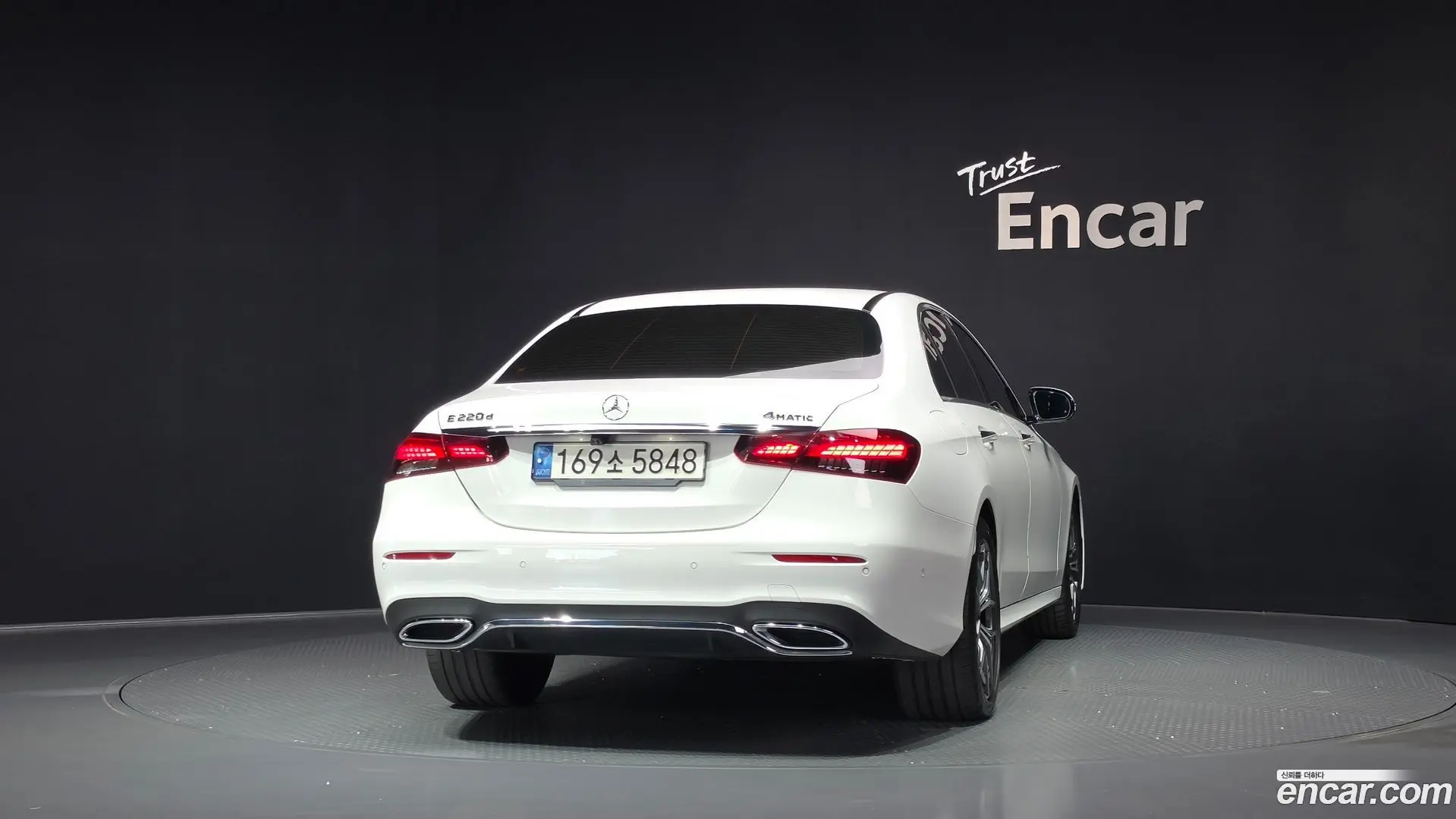 Mercedes-Benz E-Class E220d 4MATIC AMG Line
