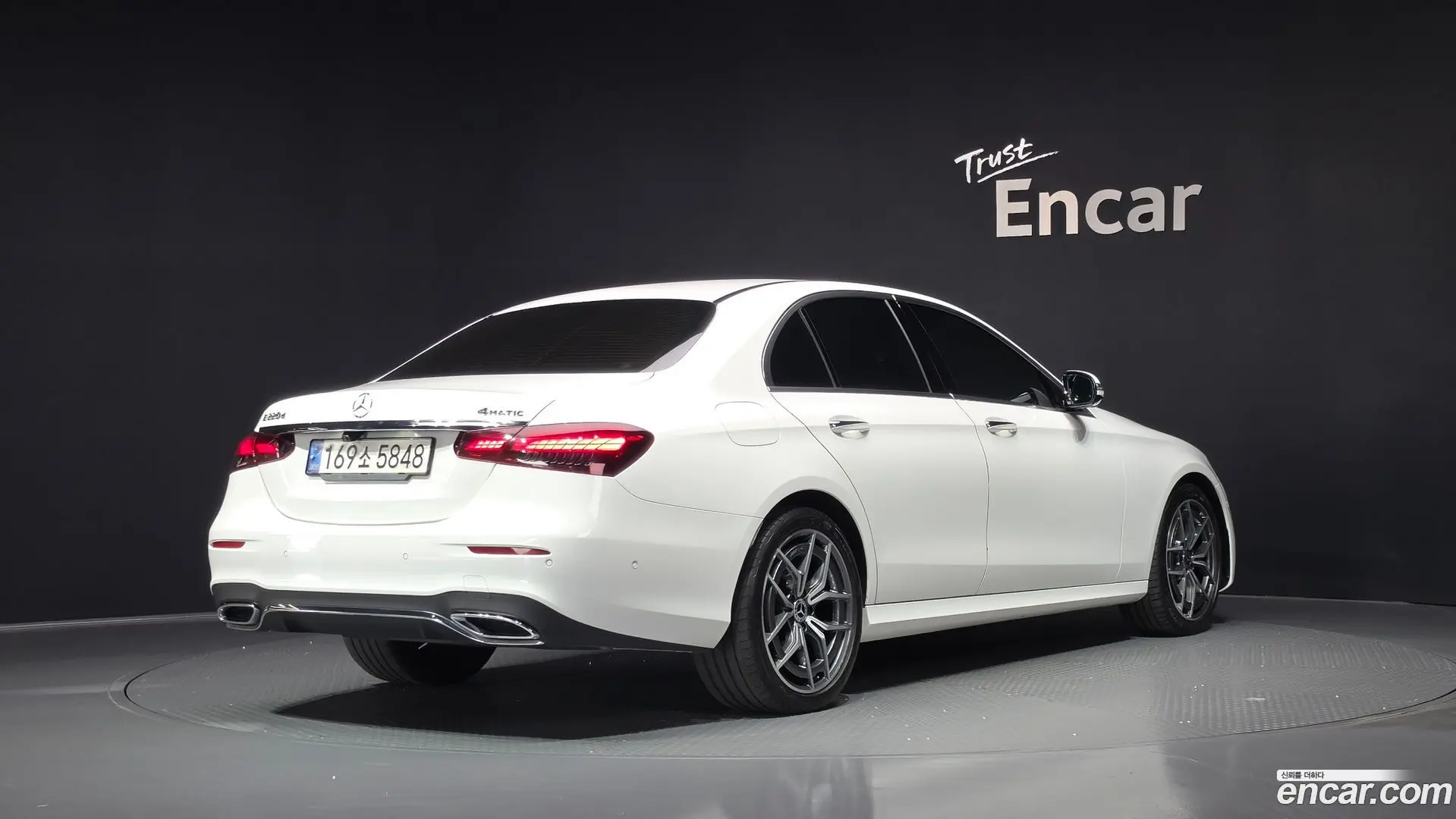 Mercedes-Benz E-Class E220d 4MATIC AMG Line