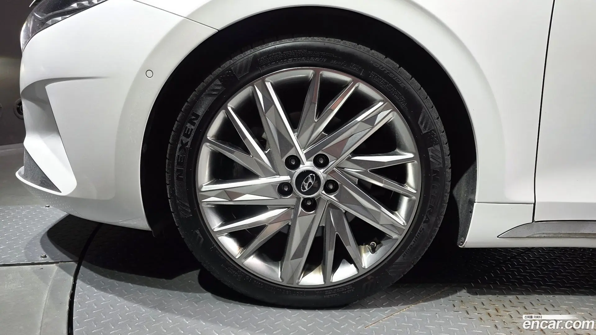 Hyundai Grandeur 3.3