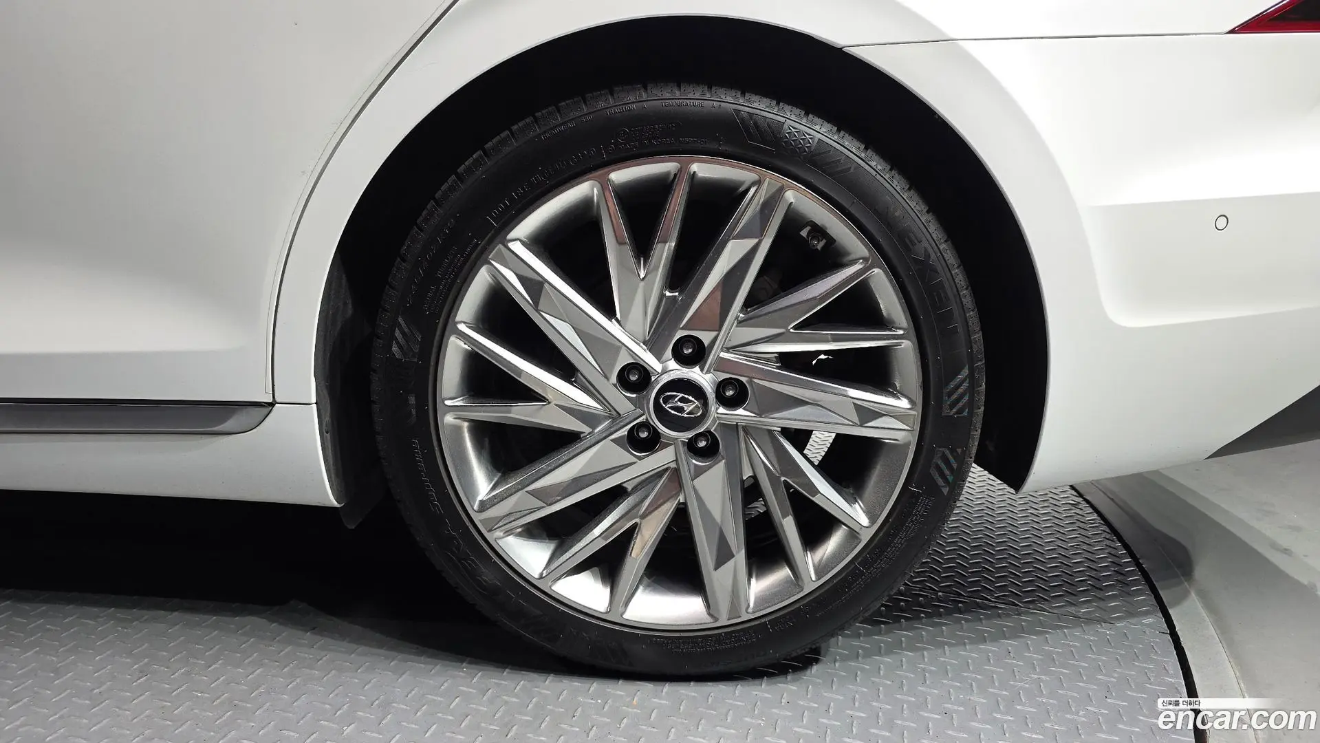 Hyundai Grandeur 3.3